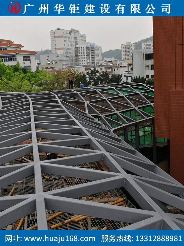 惠州异形钢结构-惠州宝晟公馆采光棚